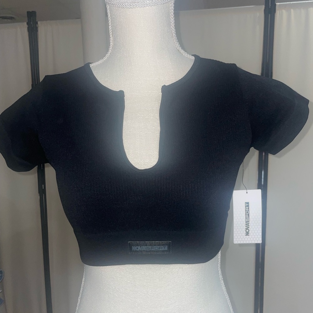 Fighter Ribbed Active Crop Top In Infinity Seamless - Black